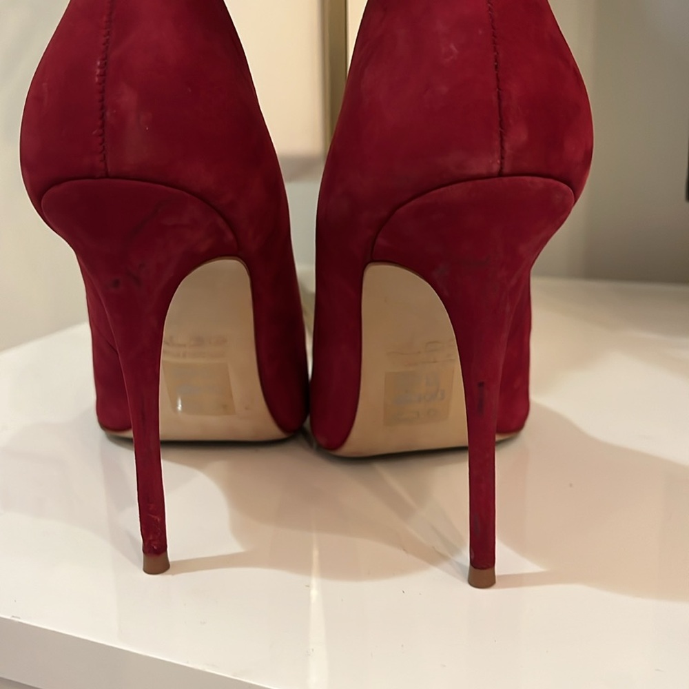Red Aldo stilettos normal wear and tear. - Picture 5 of 6
